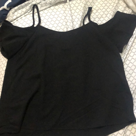 Cross across Open-Shoulder Top - Picture 2 of 2